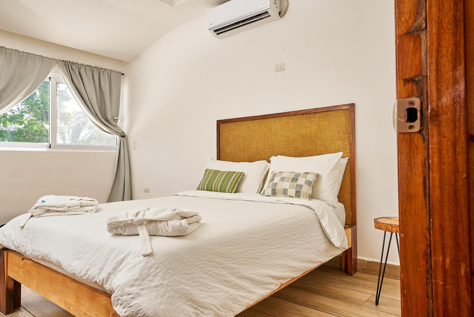 Aaki Hotel ลาส เปนีตาส ภายนอก รูปภาพ