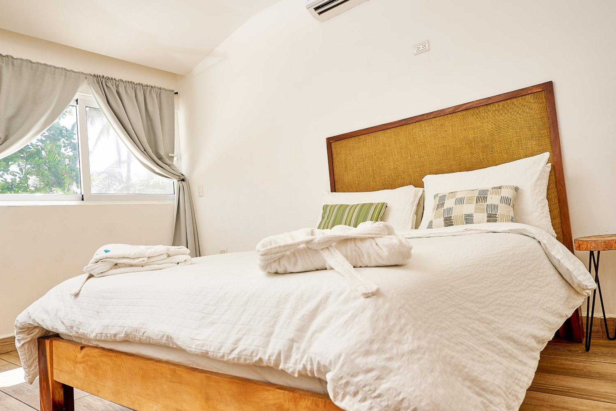 Aaki Hotel ลาส เปนีตาส ภายนอก รูปภาพ