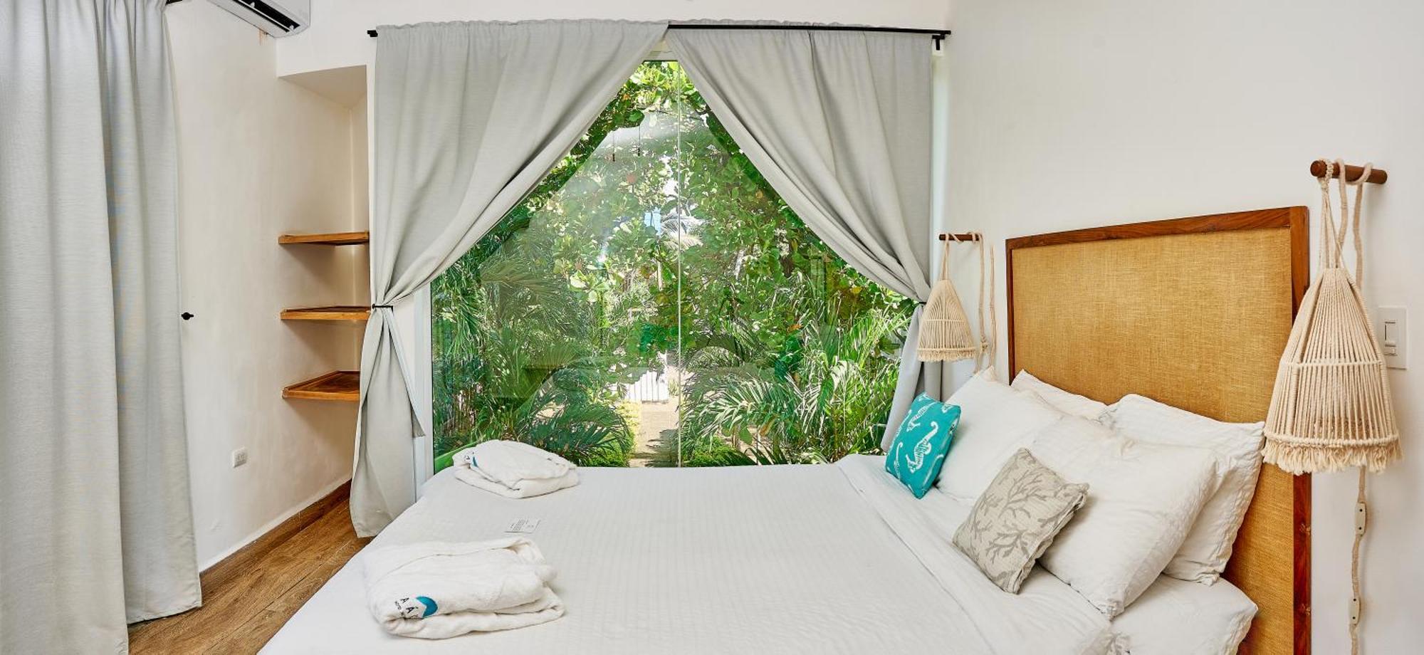Aaki Hotel ลาส เปนีตาส ภายนอก รูปภาพ