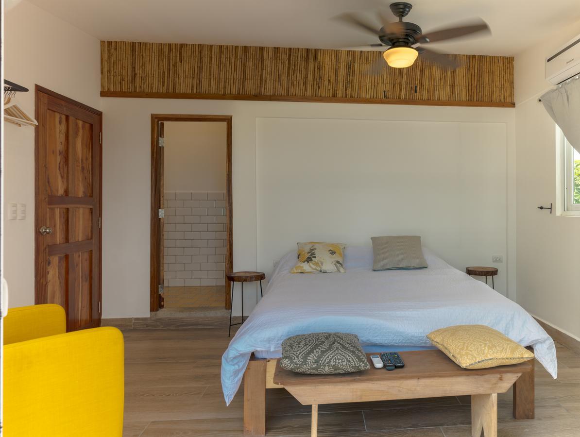 Aaki Hotel ลาส เปนีตาส ภายนอก รูปภาพ